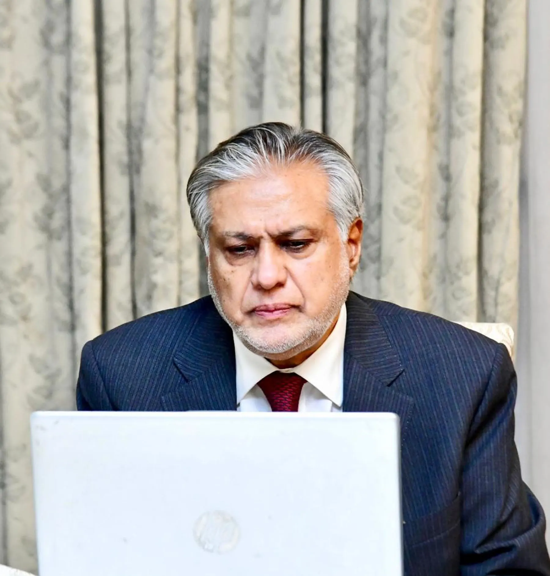 Dar Reaffirms Govts Commitment To Promote Islamic Finance Pakistan