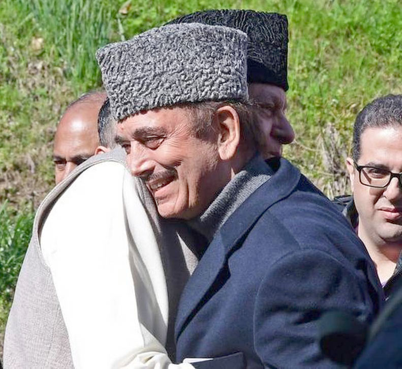 Azad meets Farooq, wants political revival - Pakistan Observer