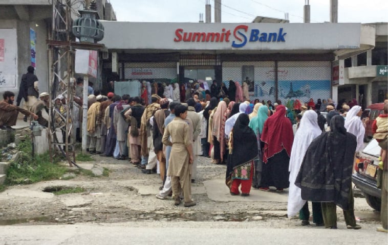 Banks fail to assist Pakistanis amid the rising third wave