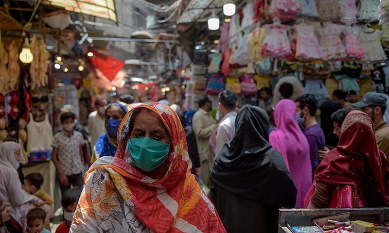 LHC issues new order for businesses, markets in Lahore to combat smog