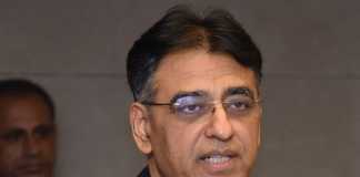 Asad Umar urges global community not to isolate Afghanistan