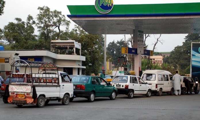 Lahore: Unvaccinated people will not be allowed petrol from Sep 1
