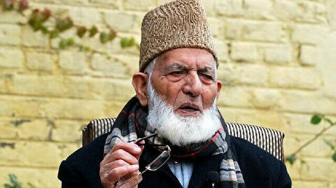 Indian govt fears unrest, oversees burial of Ali Geelani