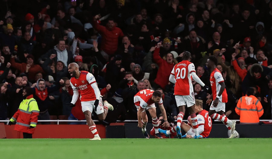 Arsenal beat Wolves to revive top 4 hopes