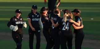 New Zealand women trounce India in World Cup
