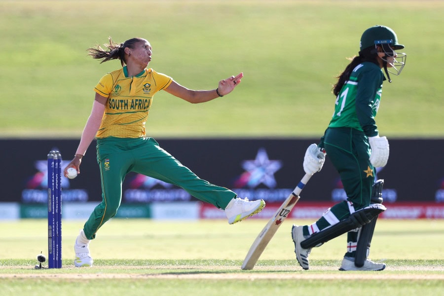 Pakistan drop third straight game in ICC Women's WC