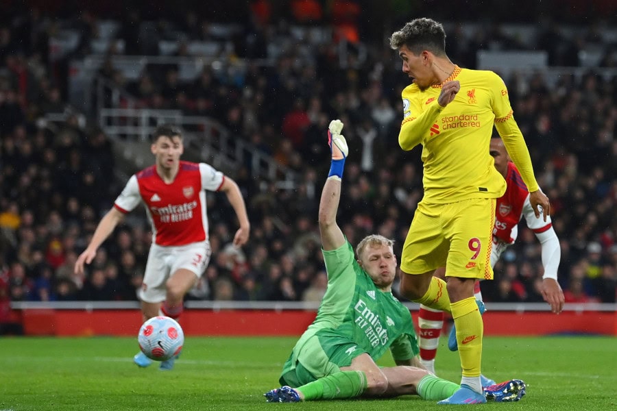 Liverpool overcome Arsenal to close gap on Man City