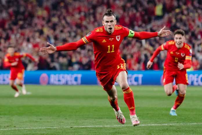 Bale stunner helps Wales dream of World Cup