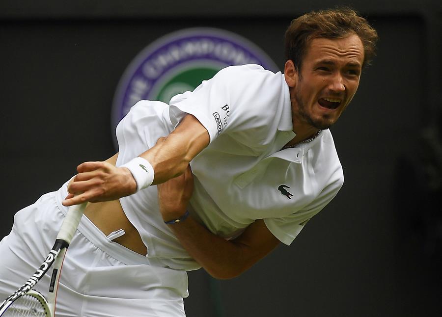 Medvedev facing Wimbledon ban