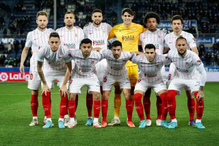 Sevilla lose more title ground with draw at Alaves