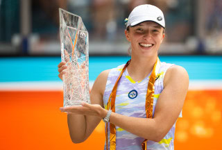Iga Swiatek wins Miami Open crown