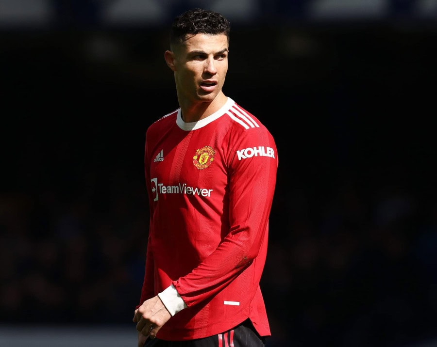 Cristiano Ronaldo announces death of new-born son