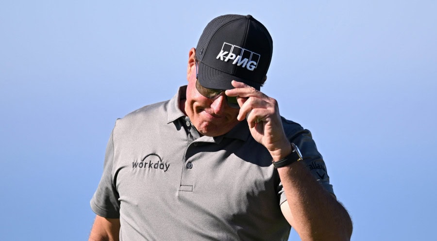 Phil Mickelson registers for breakaway LIV Golf event