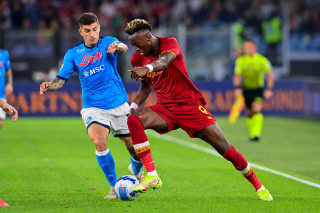 A.S. Roma dent Napoli's title hopes