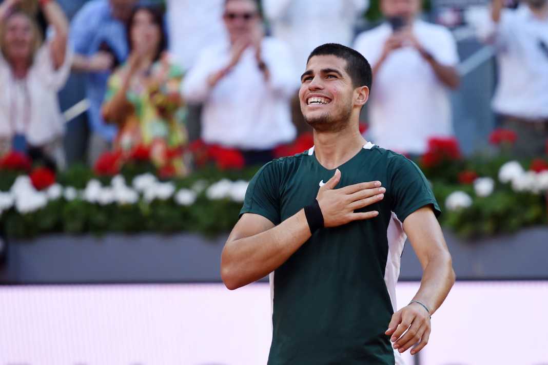 Carlos Alcaraz battles past Djokovic to reach Madrid Open final