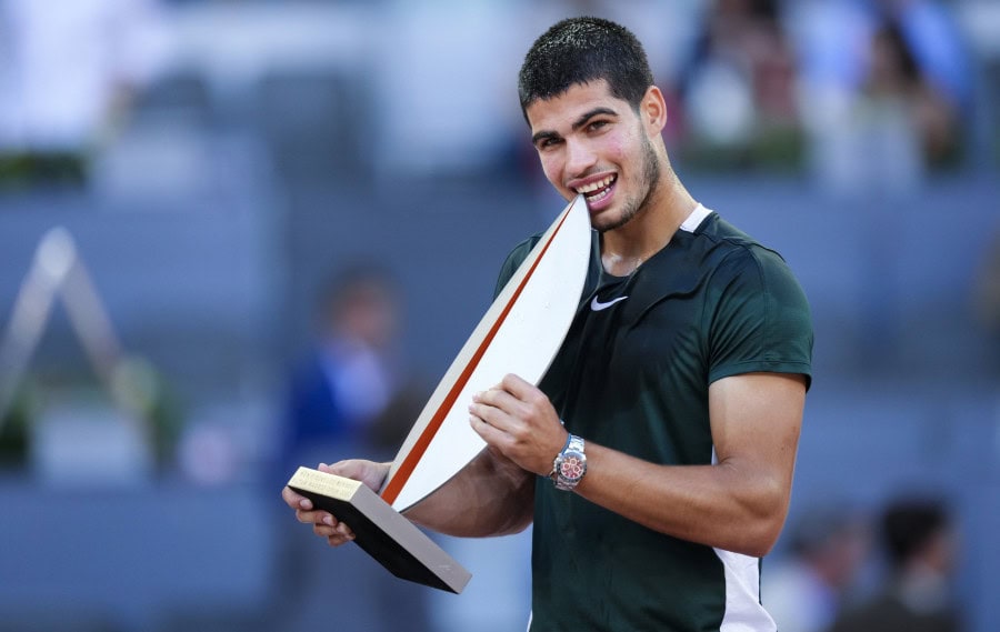 Carlos Alcaraz steamrolls Zverev to win Madrid Open