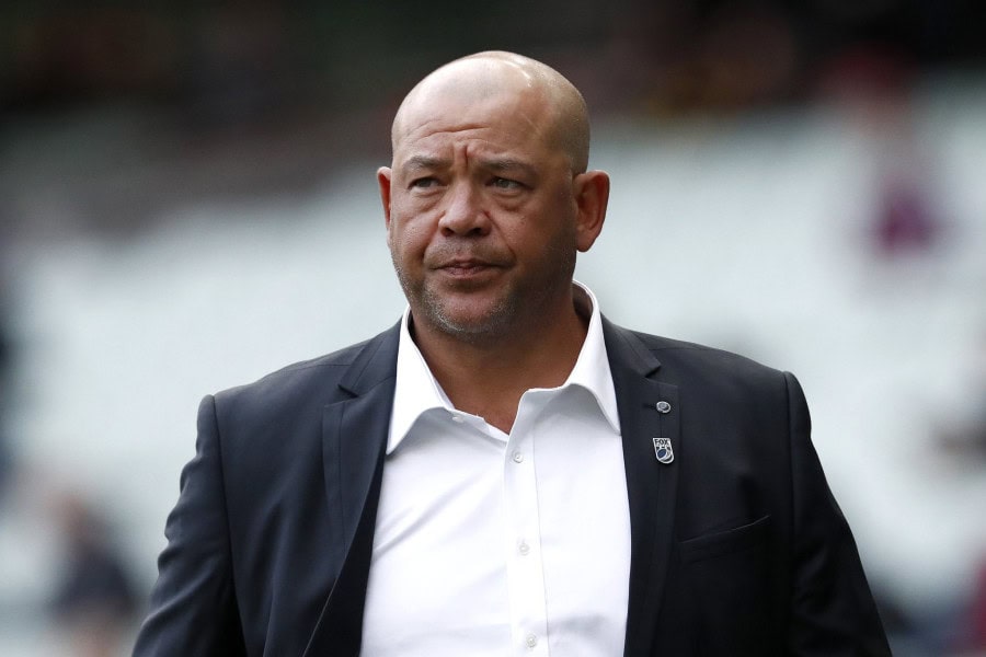 Andrew Symonds dies in a car crash