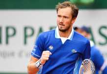 Medvedev reaches last 16 of French Open