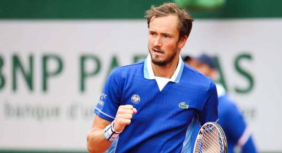 Medvedev reaches last 16 of French Open