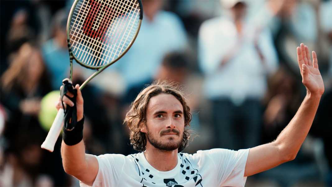 Tsitsipas moves on in French Open
