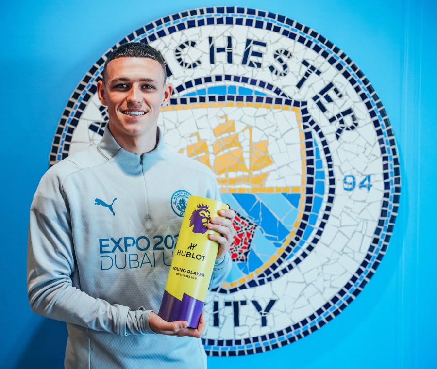 Phil Foden wins PL Young Player of the Season award