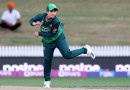 Anam Amin bowling