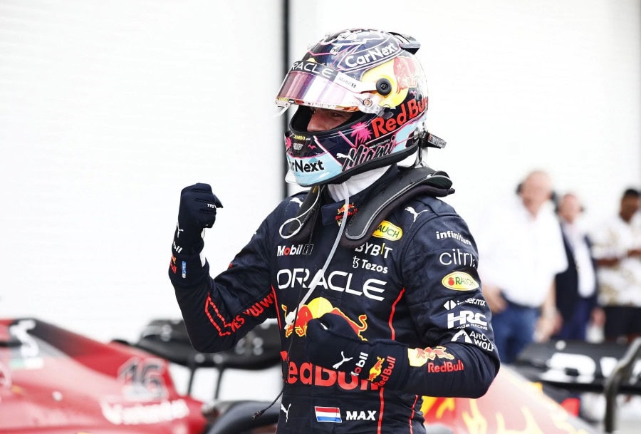 Verstappen cruises to win at Azerbaijan GP