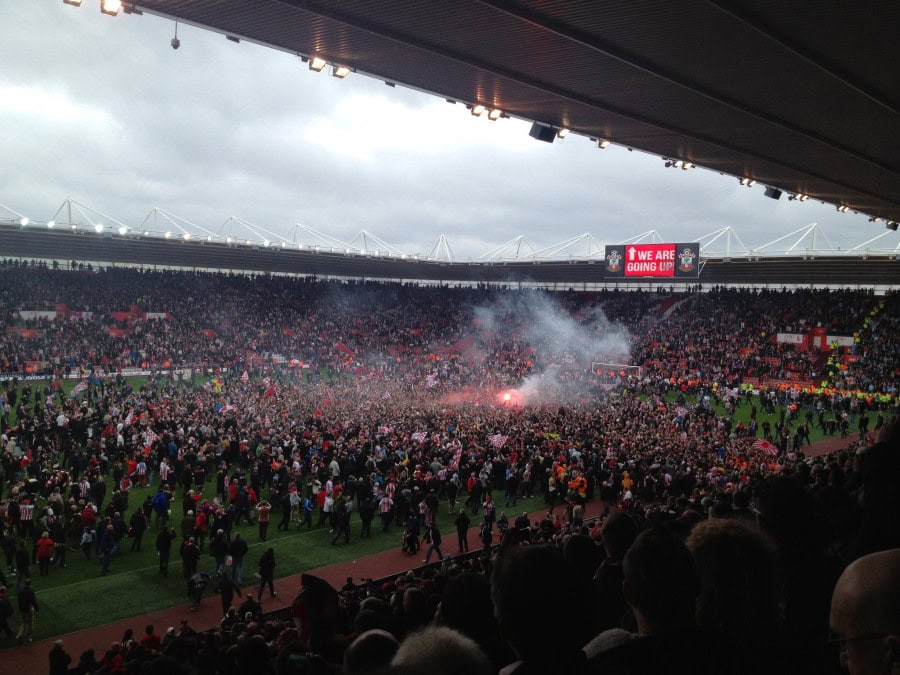 Premier League introduces stricter punishments for pitch invasions