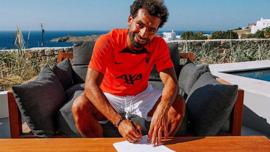 Salah pens new Liverpool contract