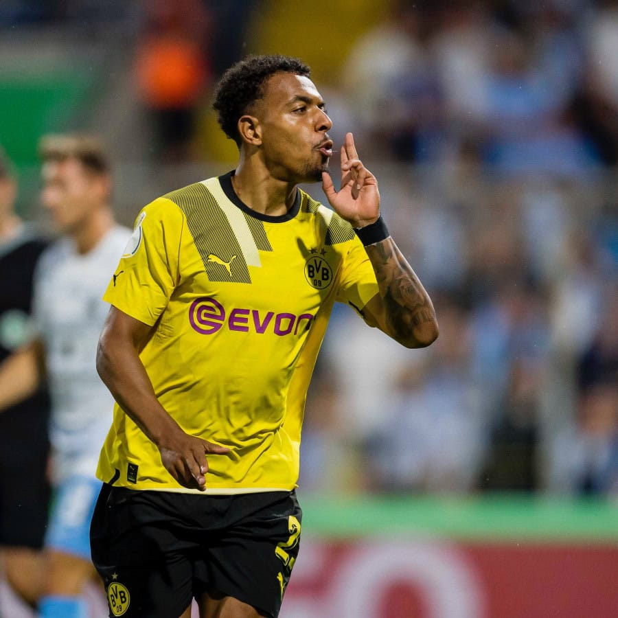 Dortmund beat 1860 Munich to start season