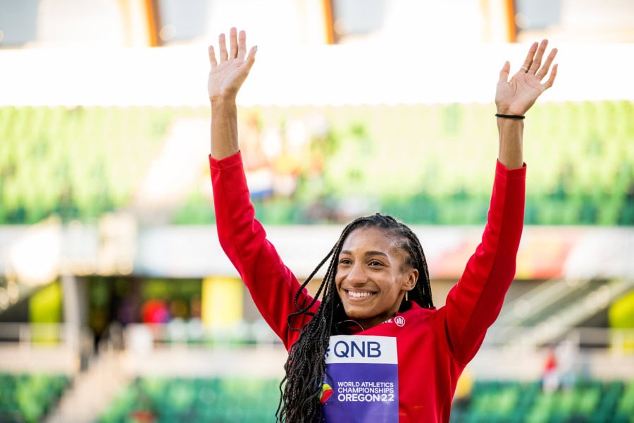 World Athletics Championships: Nafissatou Thiam wins heptathlon gold