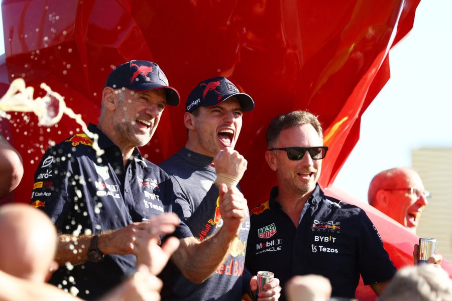 Max Verstappen wins the French GP