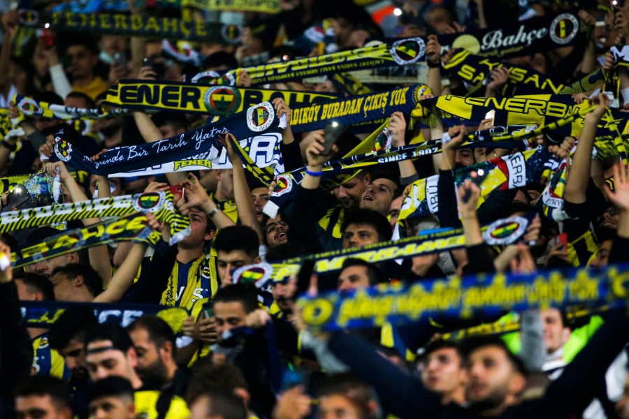 UEFA to investigate Fenerbahce over Putin chants