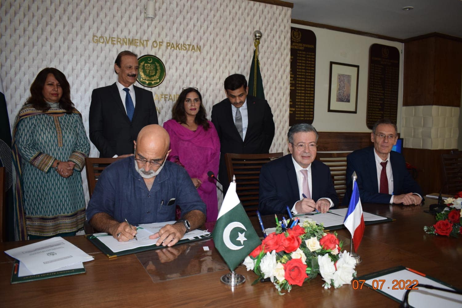 Pakistan, France €22 million agreement for renovation of Lahore Fort ...