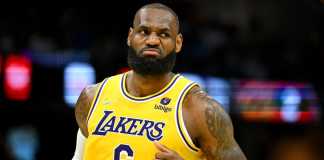 Lebron James signs contract extension with Lakers