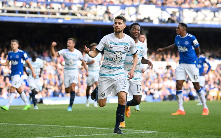 Chelsea, Tottenham open Premier League season with wins