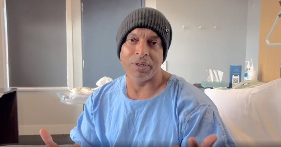 Shoaib Akhtar knee surgery