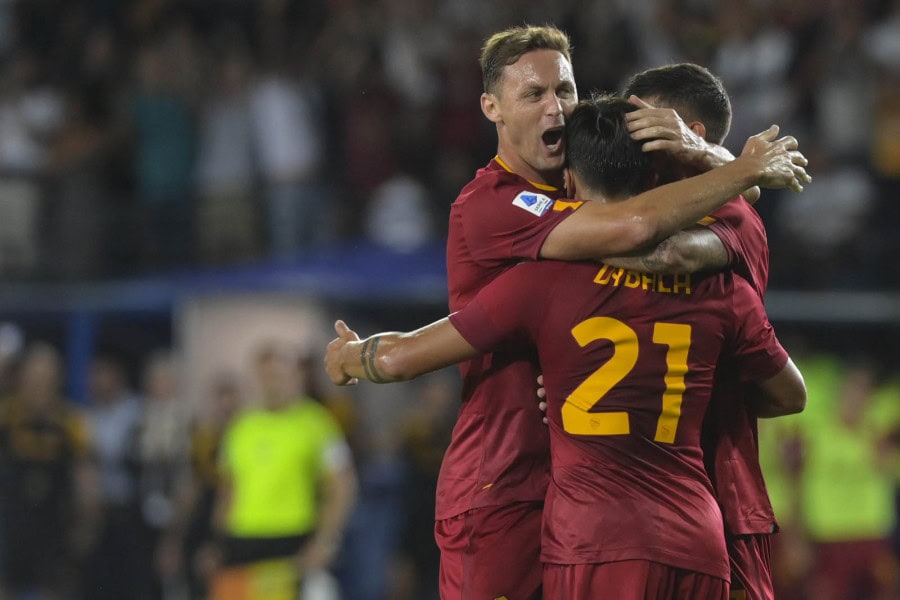 Roma keep pace with Serie A leaders with win over Empoli