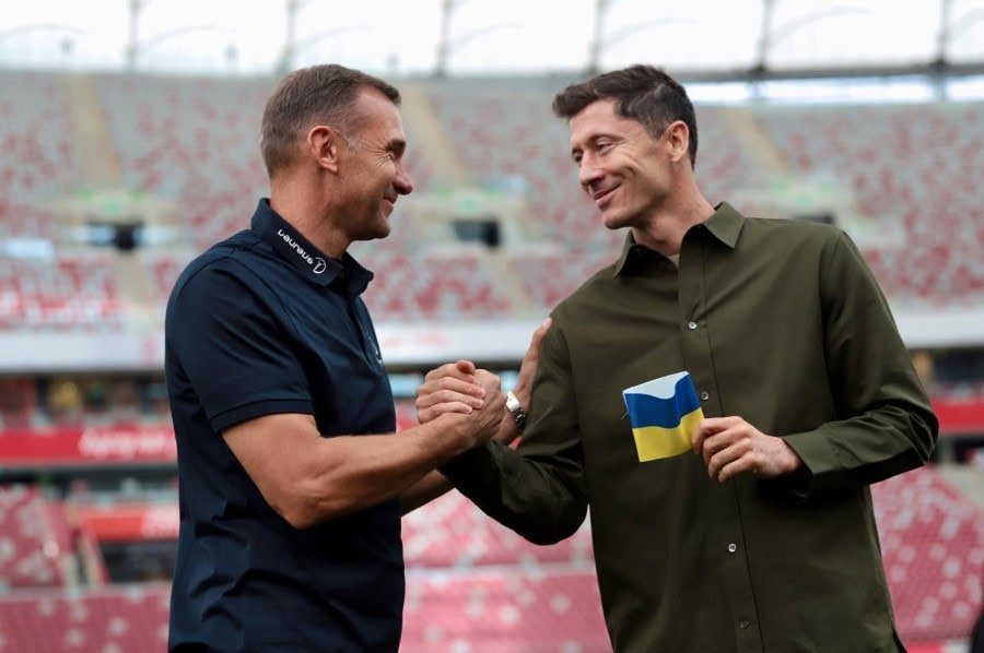 Lewandowski to wear Shevchenko's armband in solidarity with Ukraine