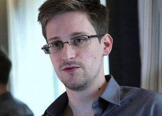 Edward Snowden russian citizenship