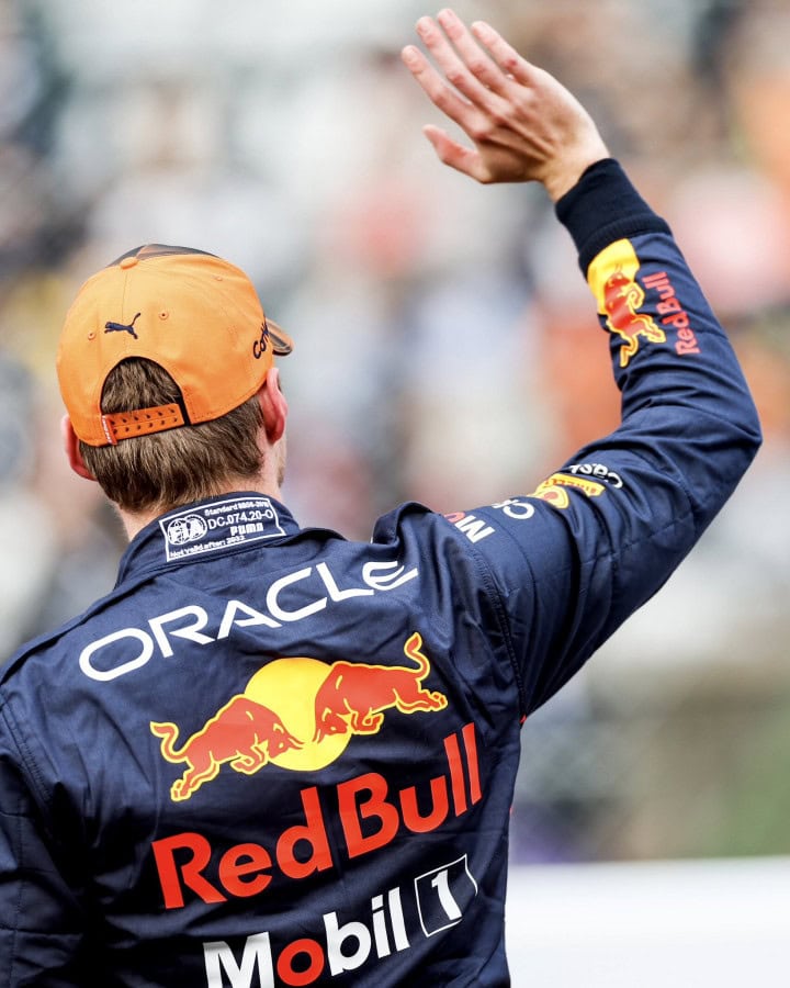 Max Verstappen takes Japanese GP Pole