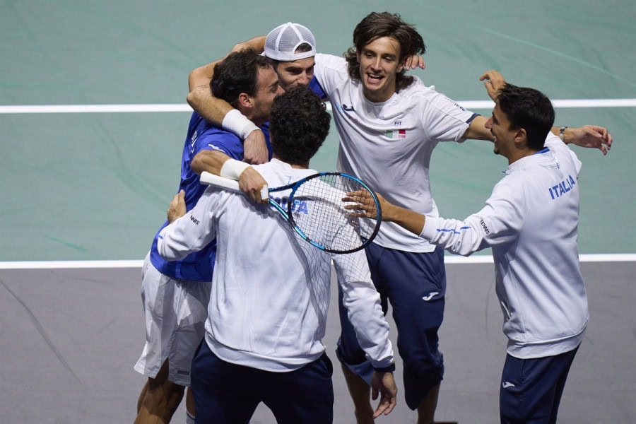 Davis Cup: Italy and Canada join the final four