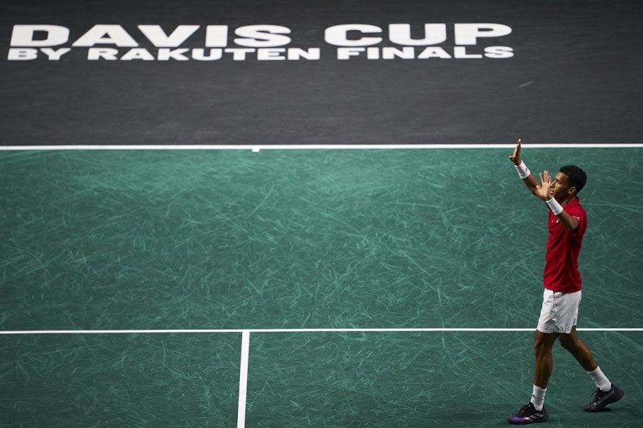 Davis Cup: Canada beat Italy to join Australians in the final