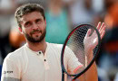 Gilles Simon upsets Murray in Paris Masters