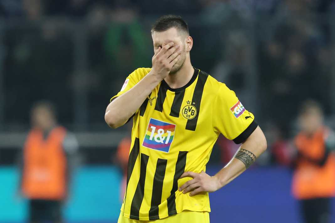 Moenchengladbach thump woeful Dortmund in Bundesliga