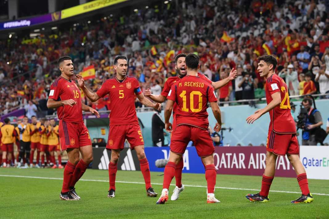 FIFA World Cup: Spain warn contenders by hammering Costa Rica