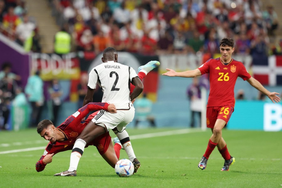 Germany stays alive in the World Cup with a draw against Spain