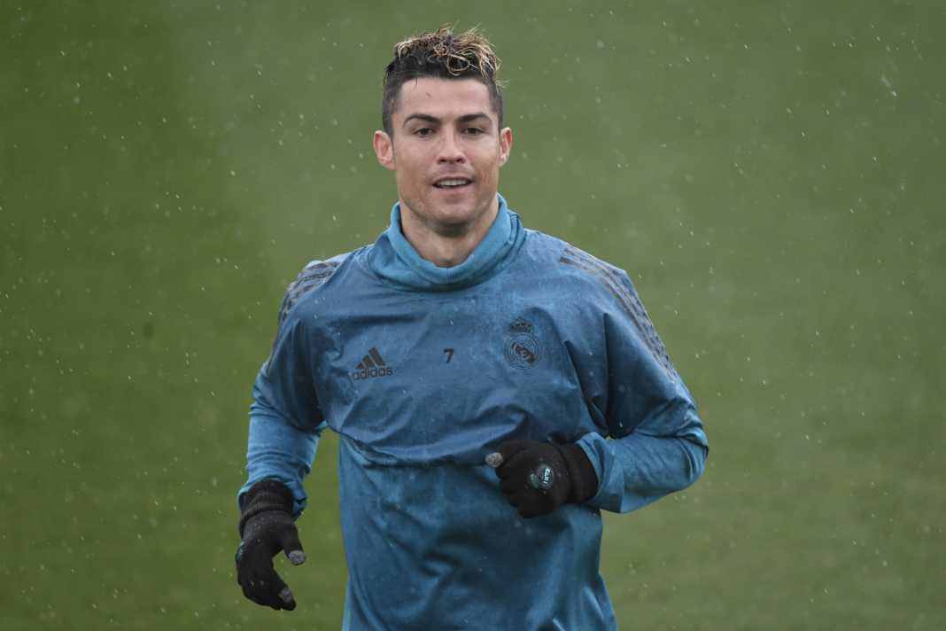 Ronaldo trains at Real Madrid academy in search of a new club