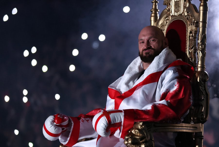 Tyson Fury TKO's Derek Chisora to retain WBC title