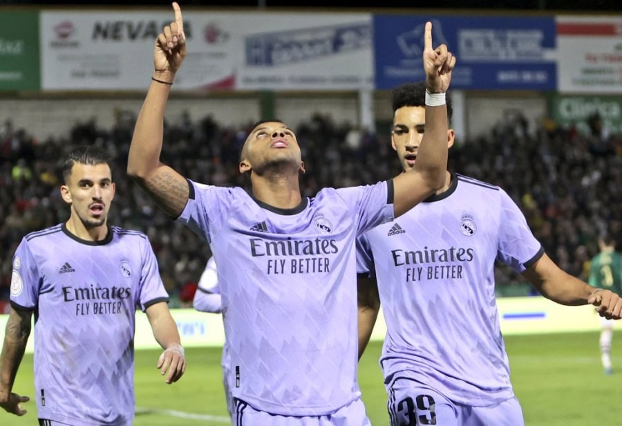 Rodrygo leads Madrid past Cacereno in Copa del Rey